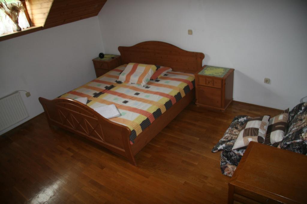 Guest House Kveder Škofja Loka Habitación foto