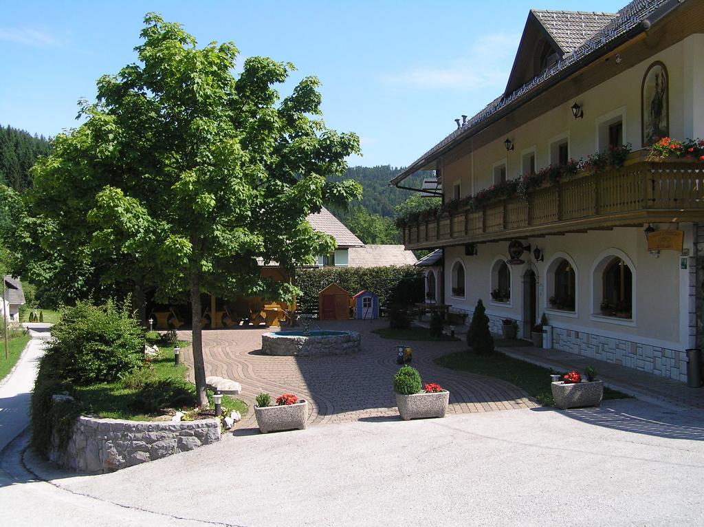 Guest House Kveder Škofja Loka Exterior foto